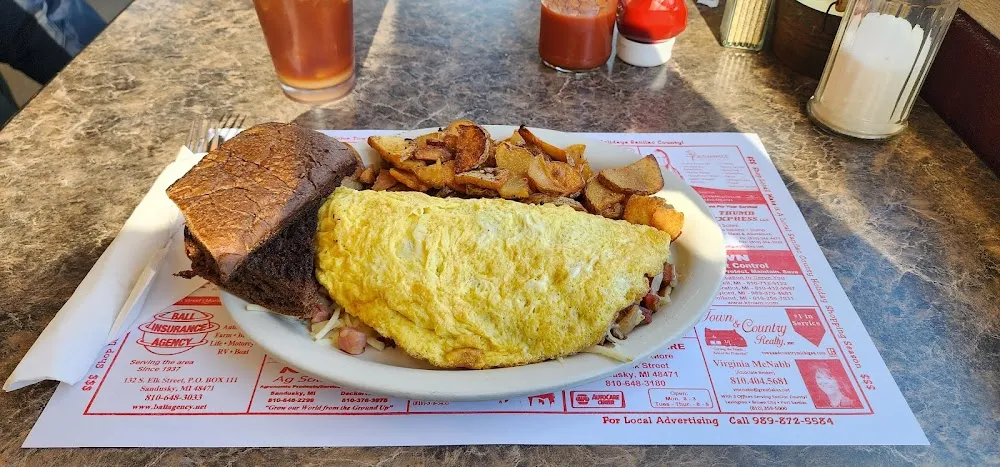 Wagon Oad Omelet w American Fries